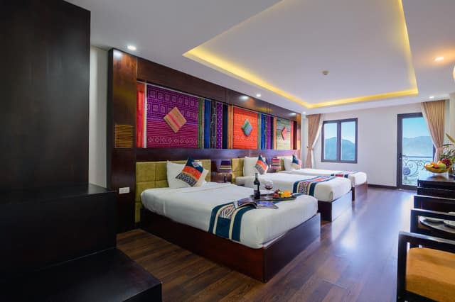 Triple Room with Mountain View
