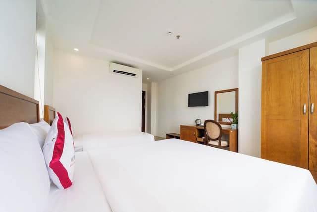 Deluxe Triple Room, City View