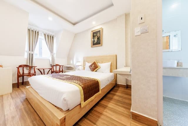 Deluxe Double Room (Window)