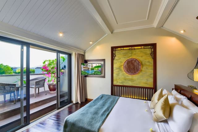 Suite, Balcony, River View