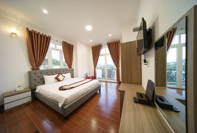 Deluxe Room with Balcony