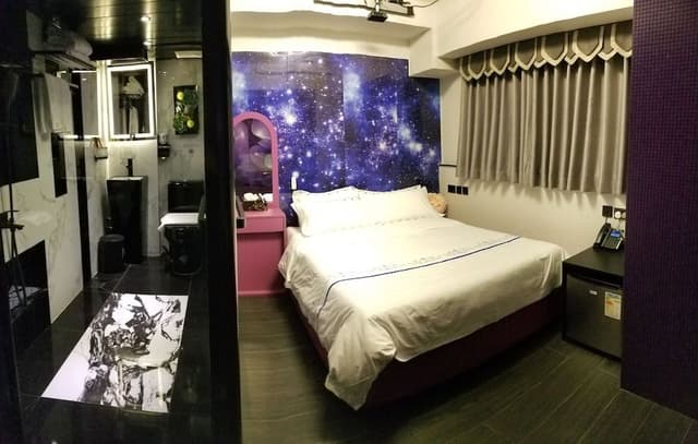 Design Triple Room, City View