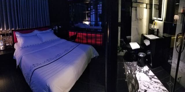 Design Double Room, City View