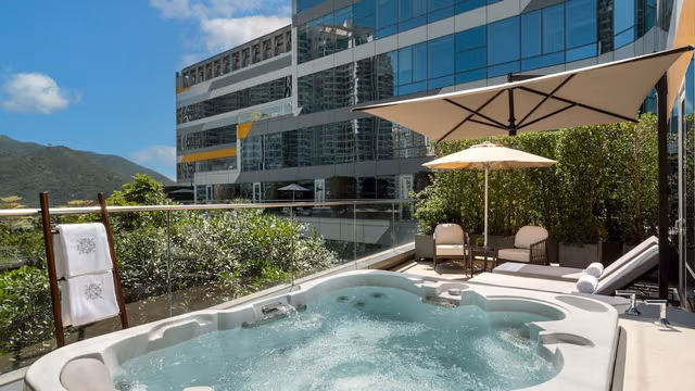 LUXURY EXECUTIVE TERRACE ROOM - 1 King Size Bed, Lounge Access, Private Terrace with heated Jacuzzi