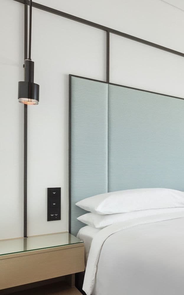 Suite, 1 King Bed, Ocean View