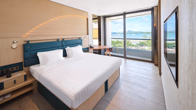 1 King Grand Sea View Balcony Private Rooftop Garden