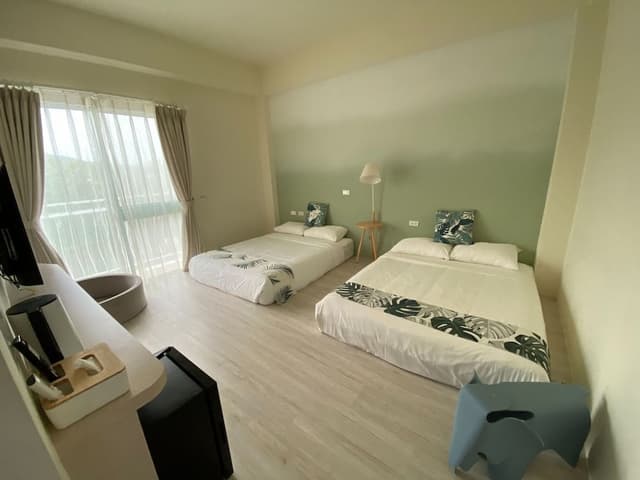 Quadruple Room (Olive)
