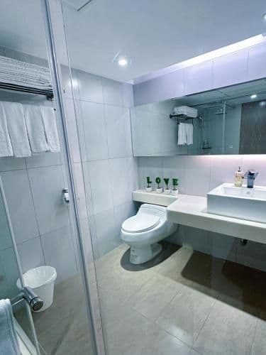 1 Double 2 Twin Beds Family Suite