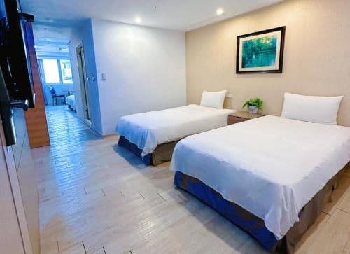 1 Double 2 Twin Beds Family Suite