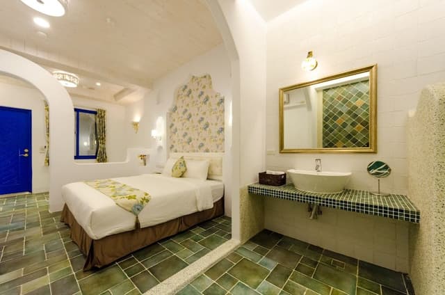 Deluxe Double Room, 1 Queen Bed, Bathtub