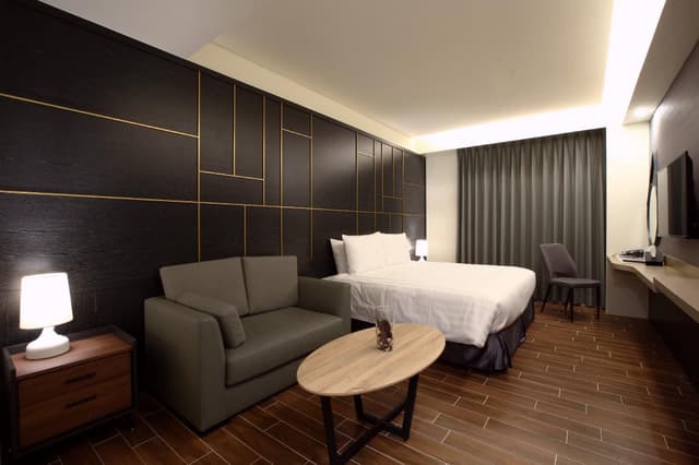 Deluxe Suite
