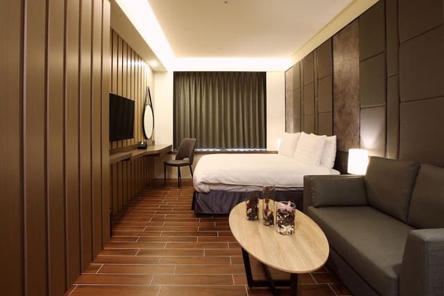 Deluxe Suite
