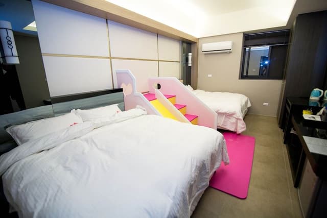 Deluxe Quadruple Room, Ensuite, Tower