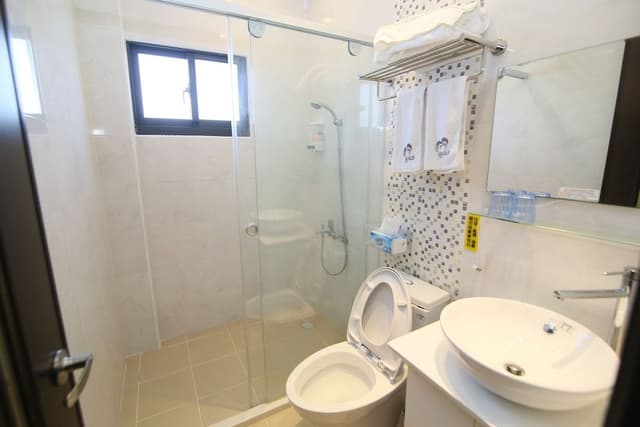 Comfort Quadruple Room, 2 Queen Beds, Ensuite, Ground Floor