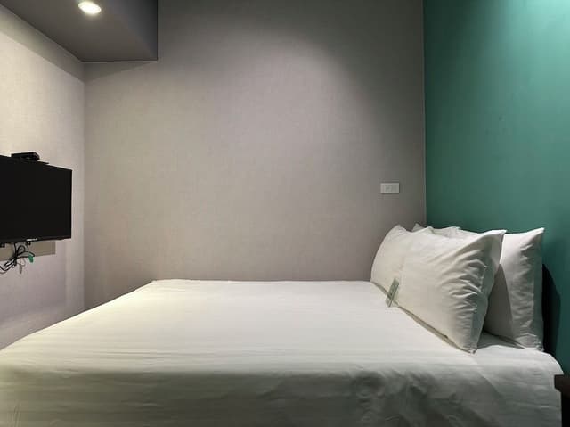 Standard Double Room, No Windows