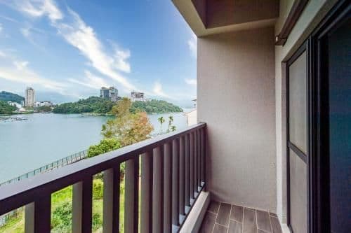 Lake View Family Room