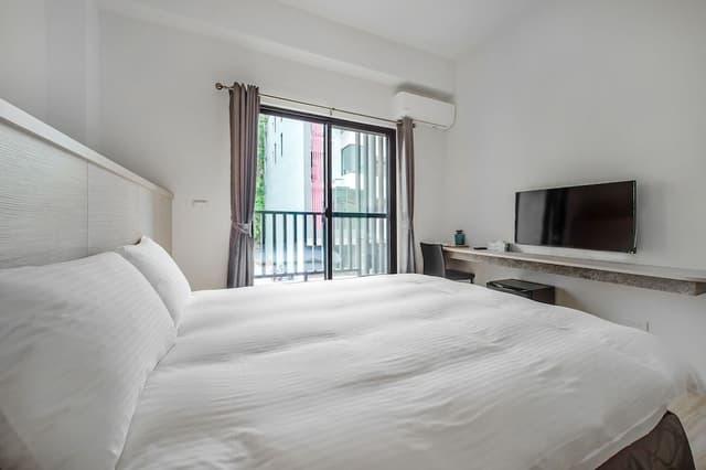 Double Room, Balcony