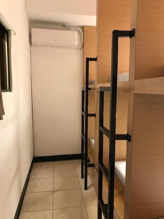 Shared Dormitory, Women only, Shared Bathroom (6 Beds)