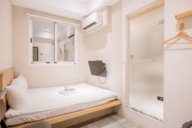 Gallery Single Room, 1 Double Bed