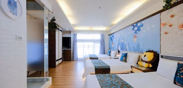 Family Room, City View