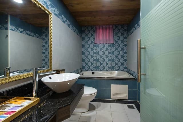 Gallery Double Room, Jetted Tub