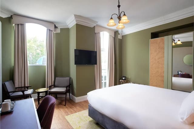 Classic Room, 1 Queen Bed (George Walton)