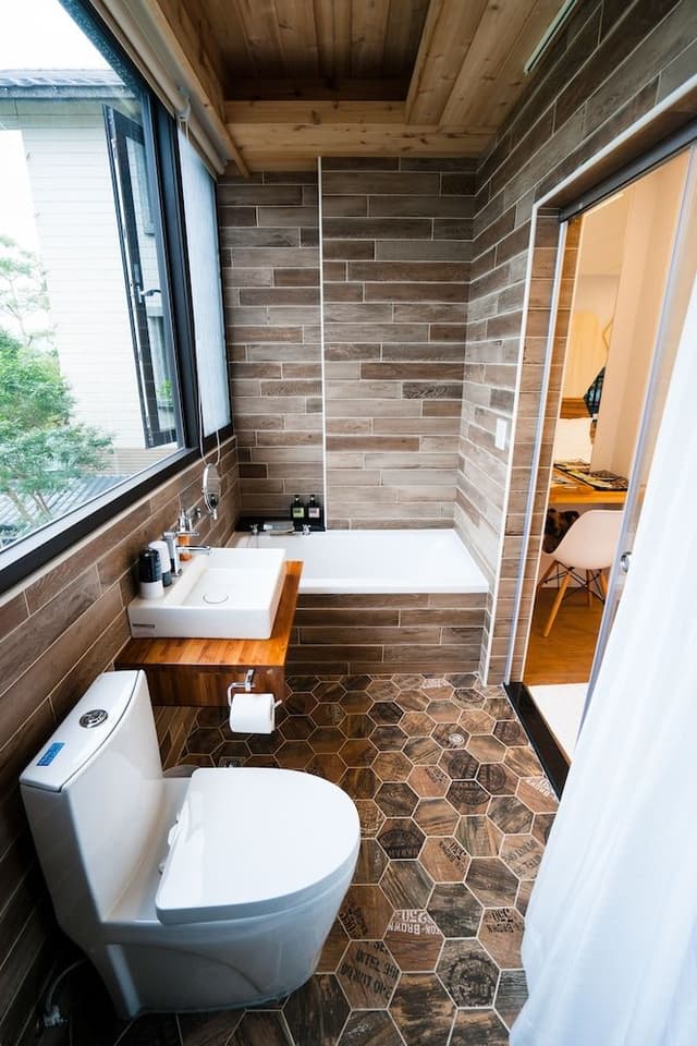 Deluxe Quadruple Room, Bathtub