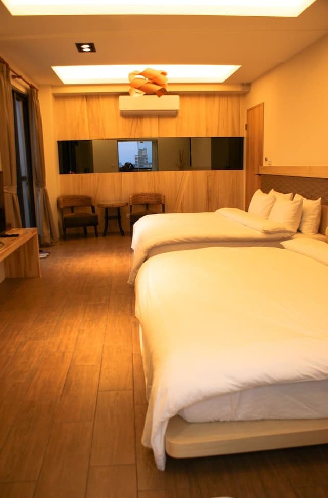 Comfort Quadruple Room, Bathtub