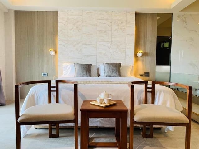 Deluxe Room, 1 Queen Bed, Bathtub, Ocean View
