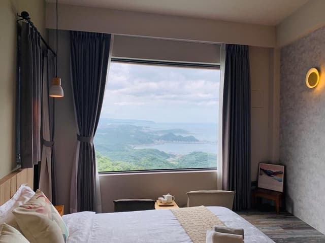 Gallery Room, 1 Queen Bed, Balcony, Ocean View