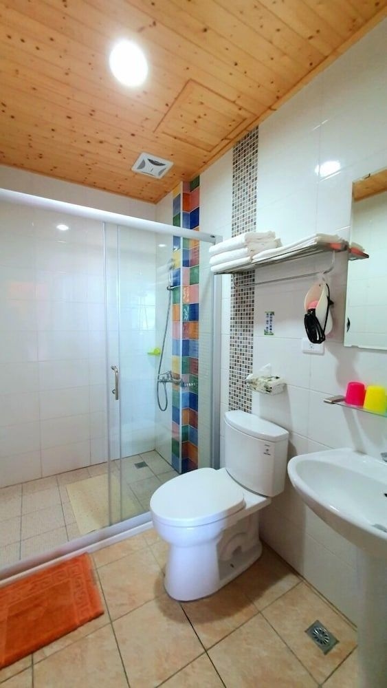 Warm & Cozy Inn1