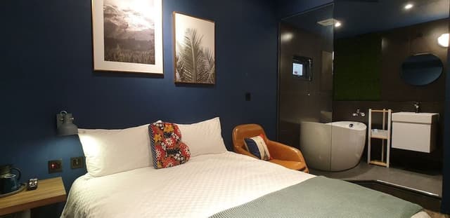 Double Room (B)