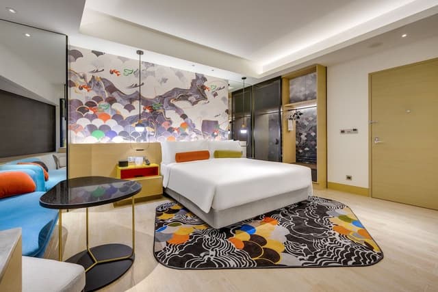 Premium Room, 1 King Bed, Accessible