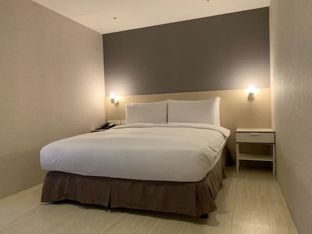 Economy Room