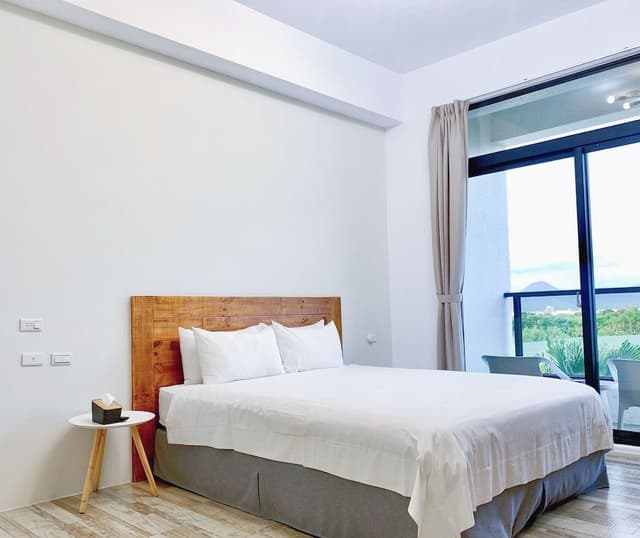 Comfort Double Room, 1 King Bed, Balcony, Mountain View