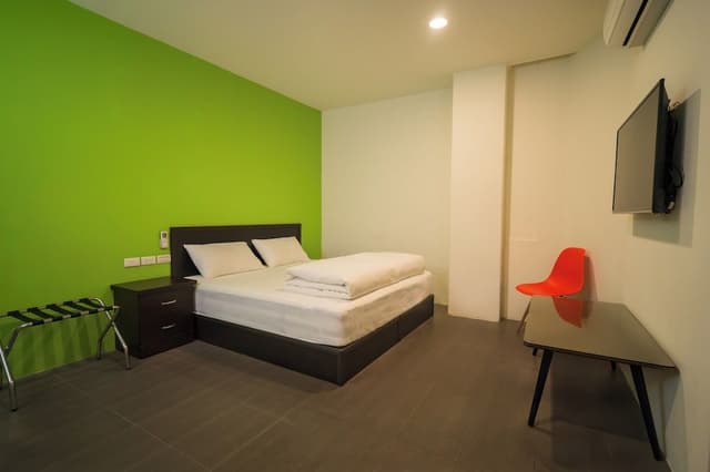 Basic Double Room, 1 King Bed