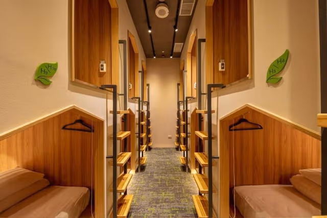 Classic Shared Dormitory, Women only