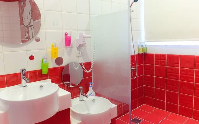 Family Triple Room (Hello Kitty)