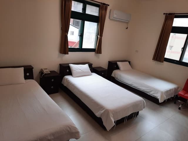 Senior Triple Room
