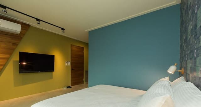 Economy Double Room, 1 Queen Bed, Balcony, Courtyard View