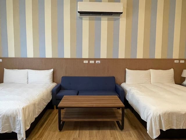 Deluxe Room 6