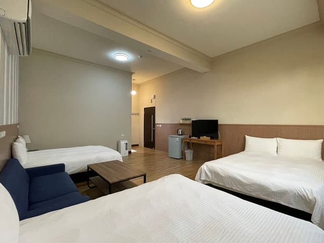 Deluxe Room 6