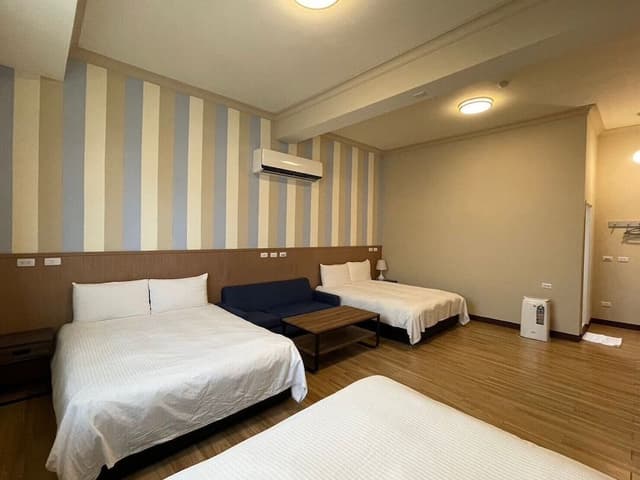 Deluxe Room 6