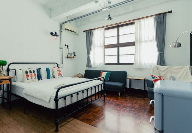 Double Room (Golden Shower)