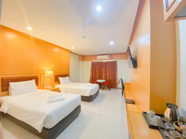 Deluxe Twin Room