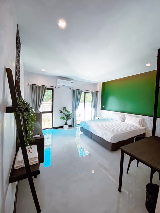 Standard Room (Please show Staff ID Card on check in date)