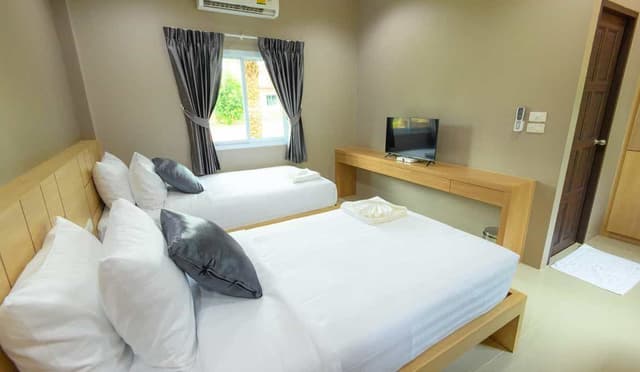 Standard Twin Room