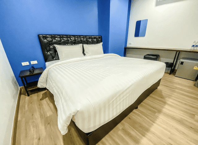 Deluxe Double Room with Bathtub