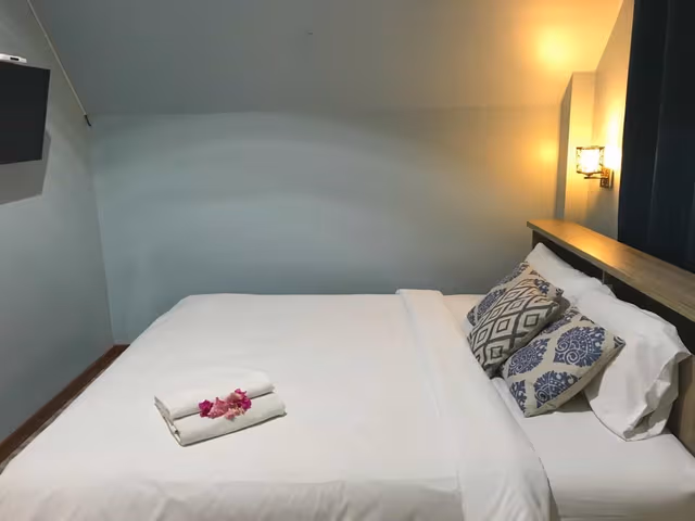 Deluxe Double Bed Room (House)