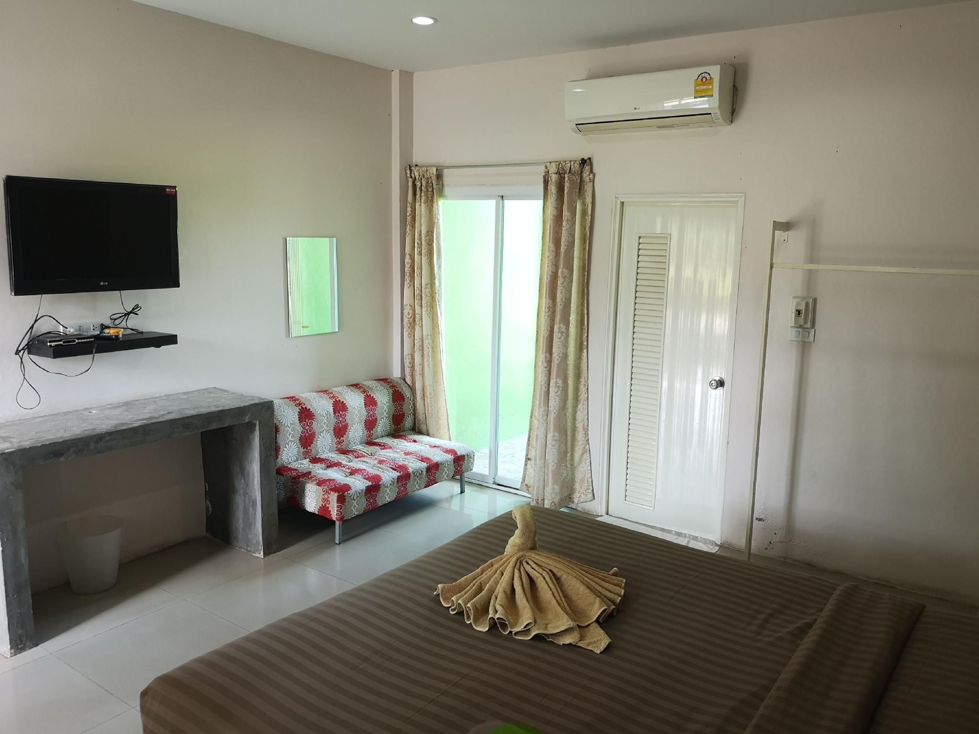 เดอะปาล์มวิลเลจ (The Palm Village)1